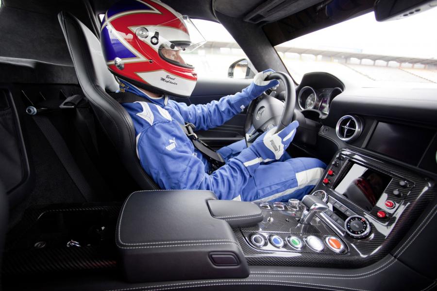  Mercedes-Benz SLS AMG Safety Car 2012 года  (фото 3 из 8)